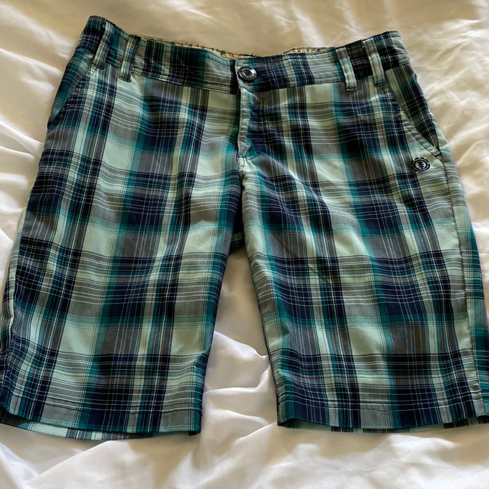 Element plaid board shorts size 3 (AA)